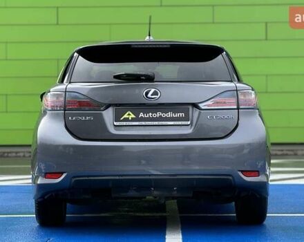 Серый Лексус СТ, объемом двигателя 1.8 л и пробегом 125 тыс. км за 12500 $, фото 6 на Automoto.ua