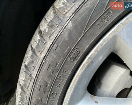 Сірий Лексус СТ, об'ємом двигуна 1.8 л та пробігом 285 тис. км за 11800 $, фото 34 на Automoto.ua