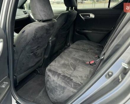 Серый Лексус СТ, объемом двигателя 1.8 л и пробегом 125 тыс. км за 12500 $, фото 17 на Automoto.ua