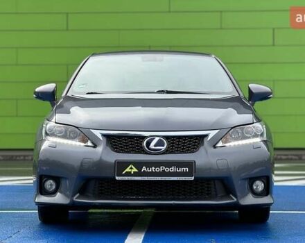 Серый Лексус СТ, объемом двигателя 1.8 л и пробегом 125 тыс. км за 12500 $, фото 2 на Automoto.ua