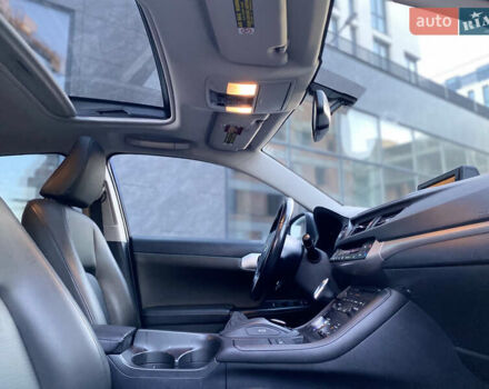 Сірий Лексус СТ, об'ємом двигуна 1.8 л та пробігом 285 тис. км за 11800 $, фото 23 на Automoto.ua