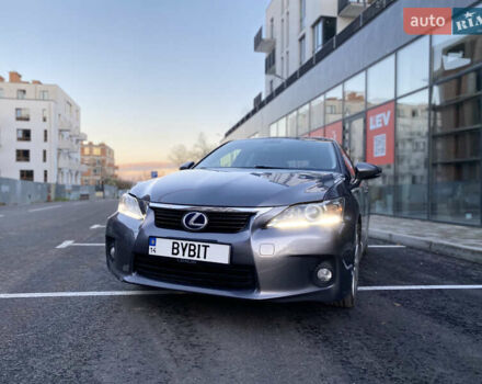 Сірий Лексус СТ, об'ємом двигуна 1.8 л та пробігом 285 тис. км за 11800 $, фото 3 на Automoto.ua