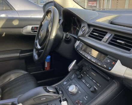 Серый Лексус СТ, объемом двигателя 1.8 л и пробегом 285 тыс. км за 11300 $, фото 5 на Automoto.ua