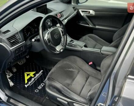 Серый Лексус СТ, объемом двигателя 1.8 л и пробегом 125 тыс. км за 12500 $, фото 15 на Automoto.ua