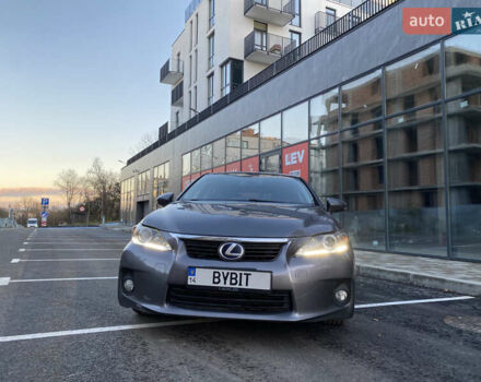Сірий Лексус СТ, об'ємом двигуна 1.8 л та пробігом 285 тис. км за 11800 $, фото 2 на Automoto.ua
