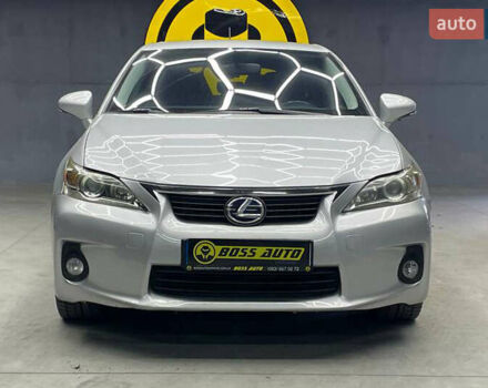 Серый Лексус СТ, объемом двигателя 1.8 л и пробегом 176 тыс. км за 13000 $, фото 1 на Automoto.ua