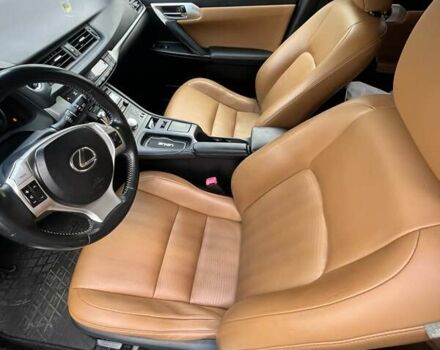 Серый Лексус СТ, объемом двигателя 1.8 л и пробегом 208 тыс. км за 12800 $, фото 4 на Automoto.ua