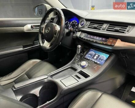 Серый Лексус СТ, объемом двигателя 1.8 л и пробегом 176 тыс. км за 13000 $, фото 12 на Automoto.ua