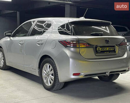 Серый Лексус СТ, объемом двигателя 1.8 л и пробегом 176 тыс. км за 13000 $, фото 3 на Automoto.ua