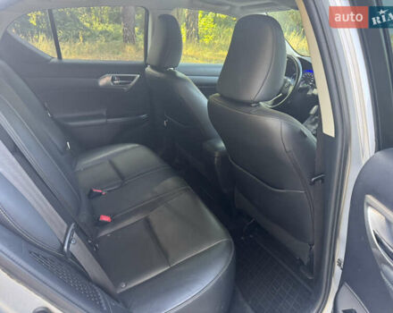 Серый Лексус СТ, объемом двигателя 1.8 л и пробегом 165 тыс. км за 14000 $, фото 20 на Automoto.ua