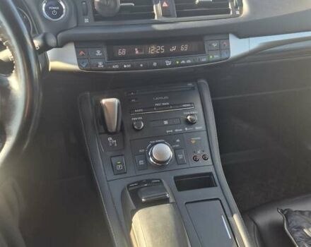 Сірий Лексус СТ, об'ємом двигуна 1.8 л та пробігом 186 тис. км за 15500 $, фото 13 на Automoto.ua