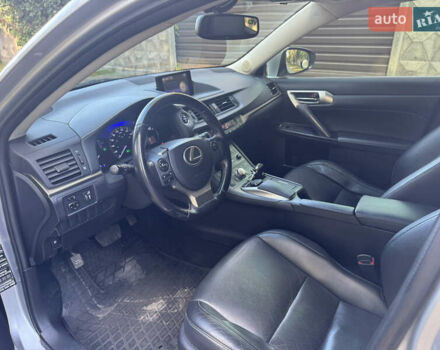 Серый Лексус СТ, объемом двигателя 1.8 л и пробегом 165 тыс. км за 14000 $, фото 18 на Automoto.ua