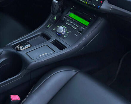 Сірий Лексус СТ, об'ємом двигуна 1.8 л та пробігом 109 тис. км за 14500 $, фото 7 на Automoto.ua