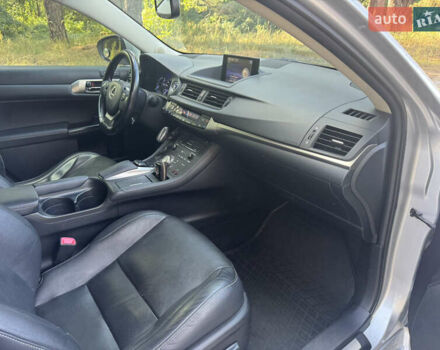 Серый Лексус СТ, объемом двигателя 1.8 л и пробегом 165 тыс. км за 14000 $, фото 21 на Automoto.ua