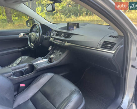 Серый Лексус СТ, объемом двигателя 1.8 л и пробегом 165 тыс. км за 13500 $, фото 15 на Automoto.ua