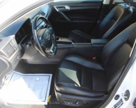 Сірий Лексус СТ, об'ємом двигуна 1.8 л та пробігом 53 тис. км за 8000 $, фото 6 на Automoto.ua