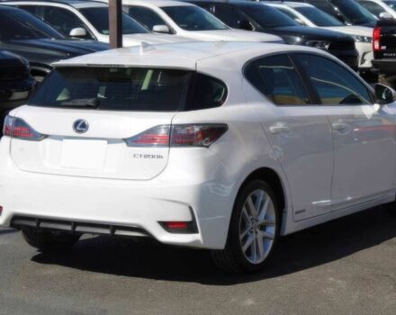 Сірий Лексус СТ, об'ємом двигуна 1.8 л та пробігом 53 тис. км за 8000 $, фото 3 на Automoto.ua