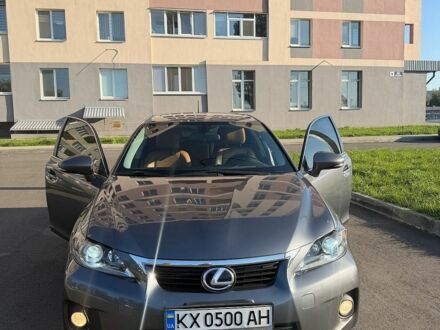 Серый Лексус СТ, объемом двигателя 1.8 л и пробегом 217 тыс. км за 11300 $, фото 1 на Automoto.ua