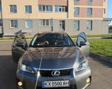 Сірий Лексус СТ, об'ємом двигуна 1.8 л та пробігом 217 тис. км за 11300 $, фото 1 на Automoto.ua
