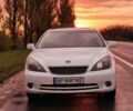Белый Лексус ЕС, объемом двигателя 3.3 л и пробегом 200 тыс. км за 5000 $, фото 1 на Automoto.ua