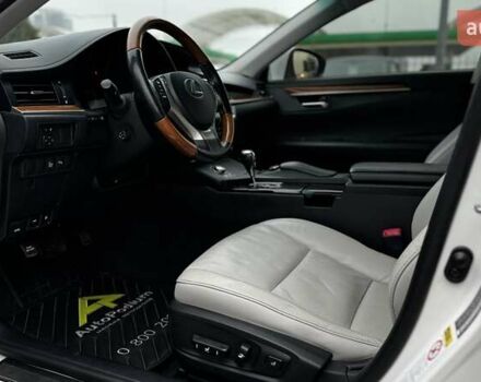 Белый Лексус ЕС, объемом двигателя 2.5 л и пробегом 178 тыс. км за 16500 $, фото 13 на Automoto.ua