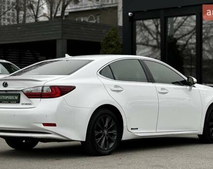 Белый Лексус ЕС, объемом двигателя 2.5 л и пробегом 178 тыс. км за 16500 $, фото 6 на Automoto.ua