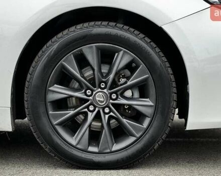 Белый Лексус ЕС, объемом двигателя 2.5 л и пробегом 178 тыс. км за 16500 $, фото 7 на Automoto.ua