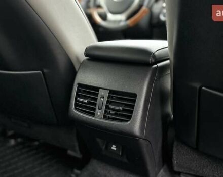 Белый Лексус ЕС, объемом двигателя 2.5 л и пробегом 178 тыс. км за 16500 $, фото 18 на Automoto.ua