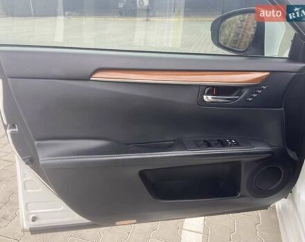 Білий Лексус ЕС, об'ємом двигуна 2.5 л та пробігом 213 тис. км за 15777 $, фото 14 на Automoto.ua