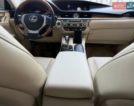 Белый Лексус ЕС, объемом двигателя 2.5 л и пробегом 187 тыс. км за 13900 $, фото 5 на Automoto.ua