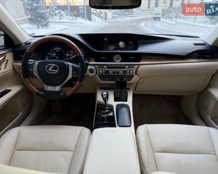 Белый Лексус ЕС, объемом двигателя 2.5 л и пробегом 187 тыс. км за 13900 $, фото 6 на Automoto.ua
