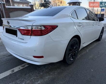 Белый Лексус ЕС, объемом двигателя 2.5 л и пробегом 187 тыс. км за 13900 $, фото 2 на Automoto.ua