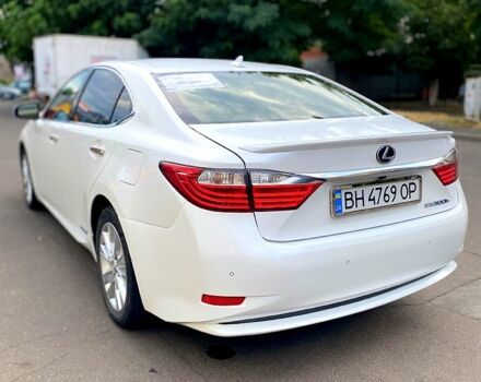 Белый Лексус ЕС, объемом двигателя 2.5 л и пробегом 280 тыс. км за 18500 $, фото 2 на Automoto.ua