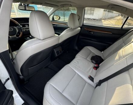 Белый Лексус ЕС, объемом двигателя 2.5 л и пробегом 172 тыс. км за 17800 $, фото 2 на Automoto.ua