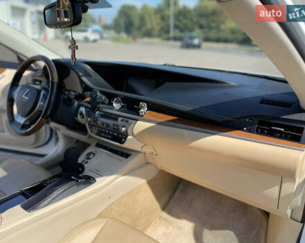 Белый Лексус ЕС, объемом двигателя 2.49 л и пробегом 247 тыс. км за 16700 $, фото 19 на Automoto.ua