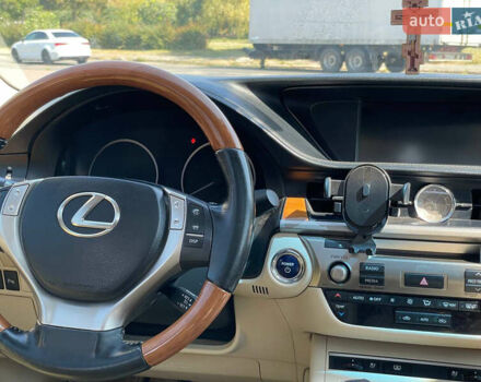 Белый Лексус ЕС, объемом двигателя 2.49 л и пробегом 247 тыс. км за 16700 $, фото 11 на Automoto.ua