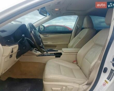 Белый Лексус ЕС, объемом двигателя 3.44 л и пробегом 150 тыс. км за 3200 $, фото 7 на Automoto.ua