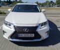 Белый Лексус ЕС, объемом двигателя 2.5 л и пробегом 175 тыс. км за 18500 $, фото 2 на Automoto.ua