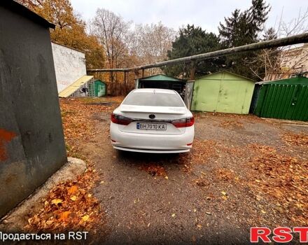 Белый Лексус ЕС, объемом двигателя 2.5 л и пробегом 131 тыс. км за 26300 $, фото 2 на Automoto.ua