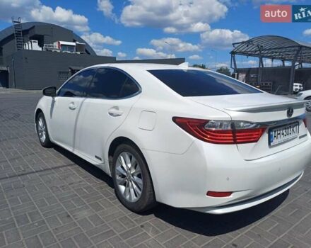 Белый Лексус ЕС, объемом двигателя 2.49 л и пробегом 127 тыс. км за 19899 $, фото 6 на Automoto.ua