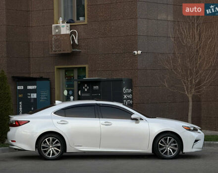Белый Лексус ЕС, объемом двигателя 2.5 л и пробегом 172 тыс. км за 25000 $, фото 7 на Automoto.ua