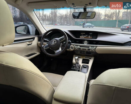 Білий Лексус ЕС, об'ємом двигуна 2.49 л та пробігом 130 тис. км за 28500 $, фото 15 на Automoto.ua