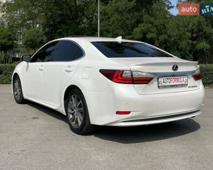 Білий Лексус ЕС, об'ємом двигуна 2.49 л та пробігом 184 тис. км за 24990 $, фото 5 на Automoto.ua