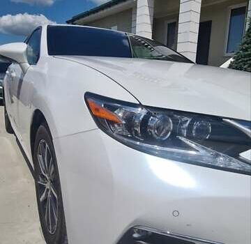 Белый Лексус ЕС, объемом двигателя 2.49 л и пробегом 82 тыс. км за 28800 $, фото 3 на Automoto.ua