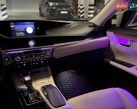 Белый Лексус ЕС, объемом двигателя 2.5 л и пробегом 100 тыс. км за 29700 $, фото 27 на Automoto.ua