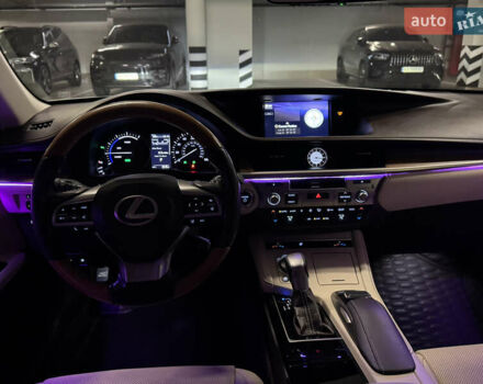 Белый Лексус ЕС, объемом двигателя 2.5 л и пробегом 100 тыс. км за 29700 $, фото 25 на Automoto.ua