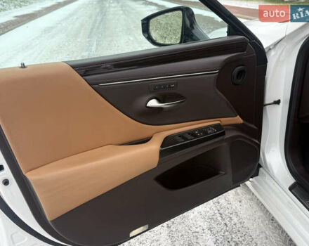 Белый Лексус ЕС, объемом двигателя 2.5 л и пробегом 54 тыс. км за 35000 $, фото 10 на Automoto.ua