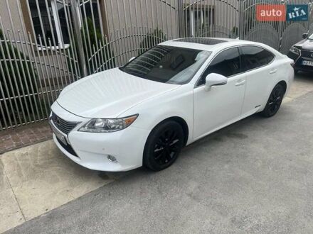 Белый Лексус ЕС, объемом двигателя 2.5 л и пробегом 213 тыс. км за 15777 $, фото 1 на Automoto.ua