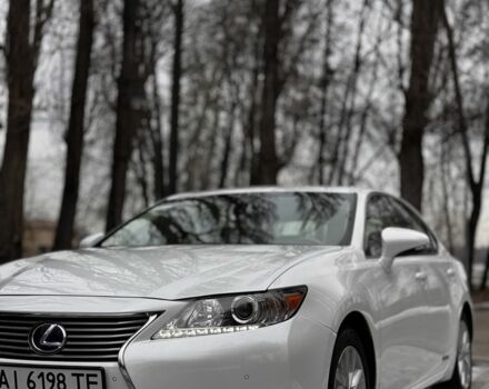 Белый Лексус ЕС, объемом двигателя 2.5 л и пробегом 80 тыс. км за 19800 $, фото 1 на Automoto.ua