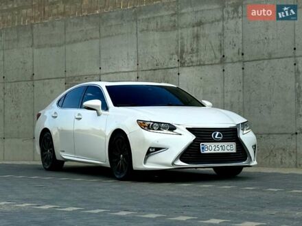Лексус ЕС 2017 у Тернополі на Automoto.ua Білий Лексус ЕС, об'ємом двигуна 2.49 л та пробігом 128 тис. км за 20700 $, фото 1 на Automoto.ua